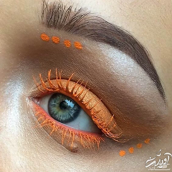 آرایش با ریمل رنگی